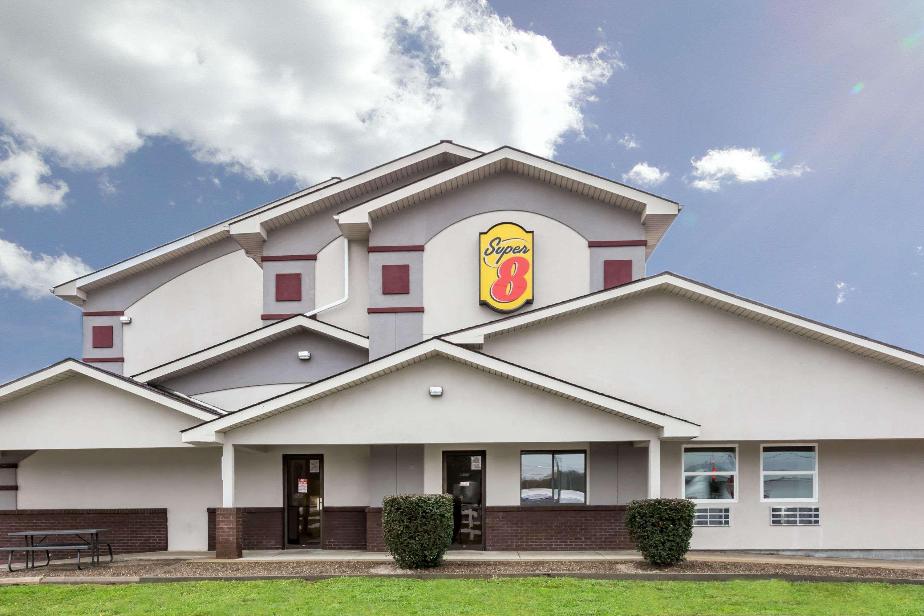 Super 8 By Wyndham Summersville - New River National Park Bagian luar foto