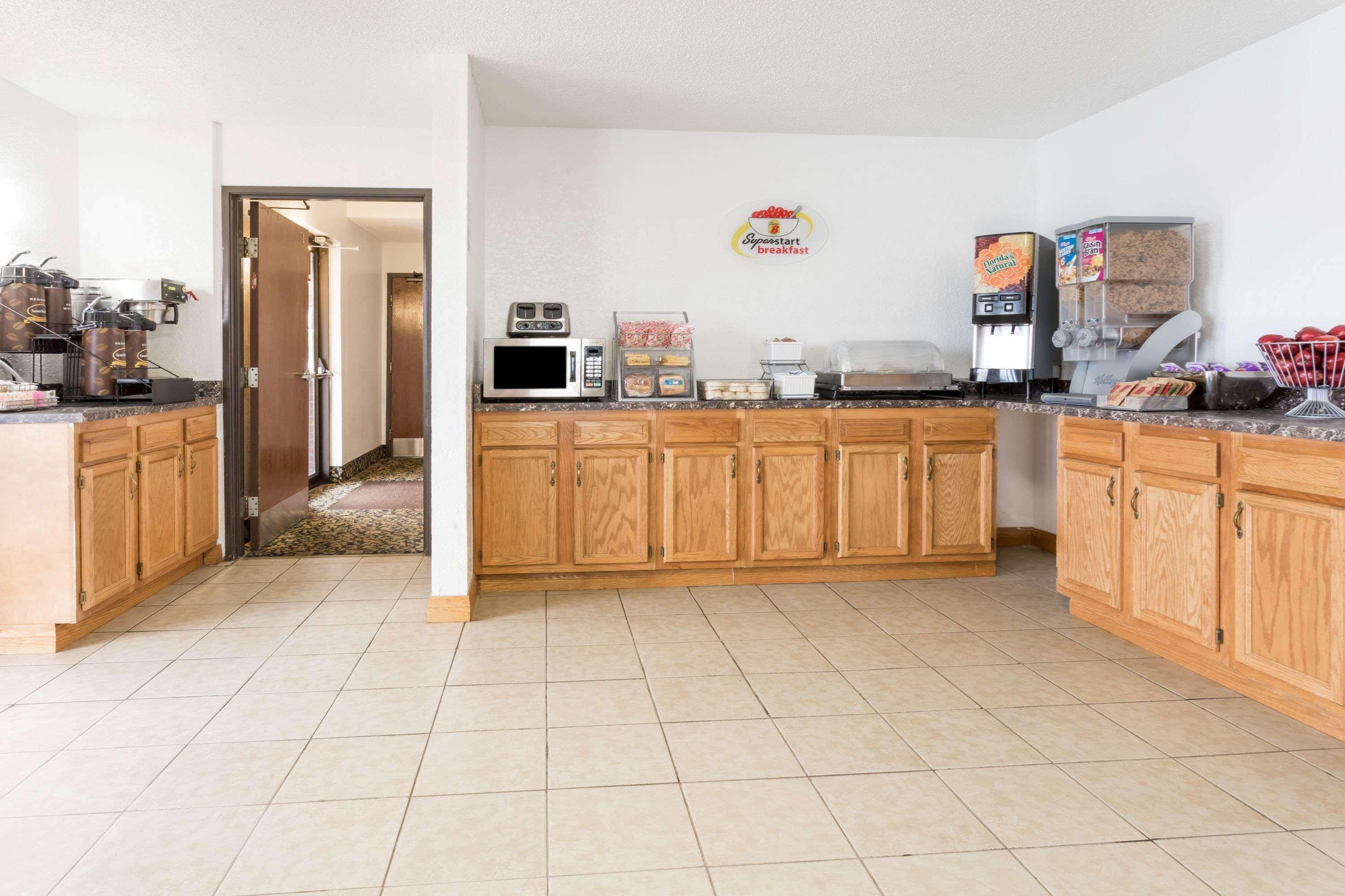 Super 8 By Wyndham Summersville - New River National Park Bagian luar foto