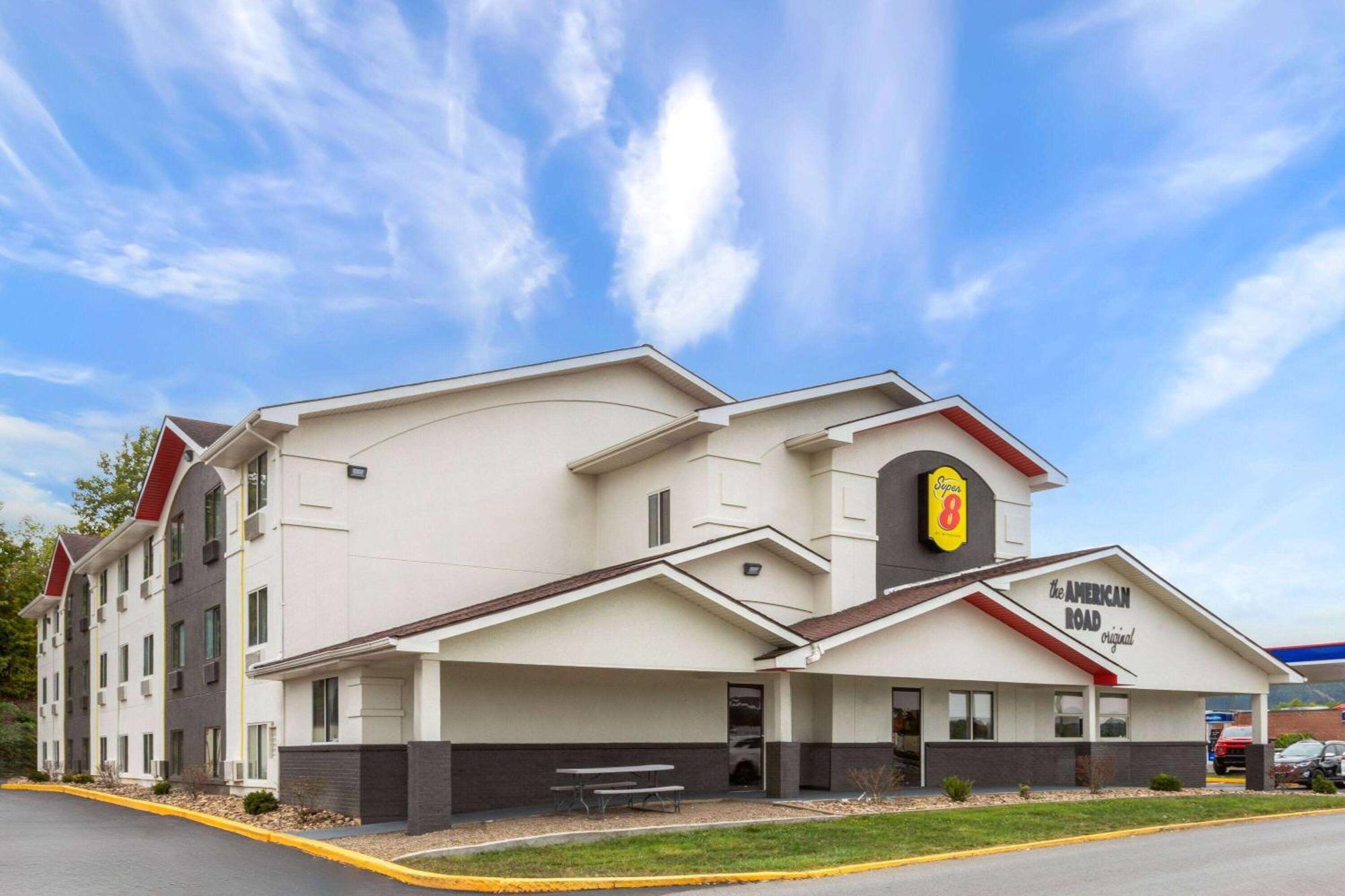 Super 8 By Wyndham Summersville - New River National Park Bagian luar foto
