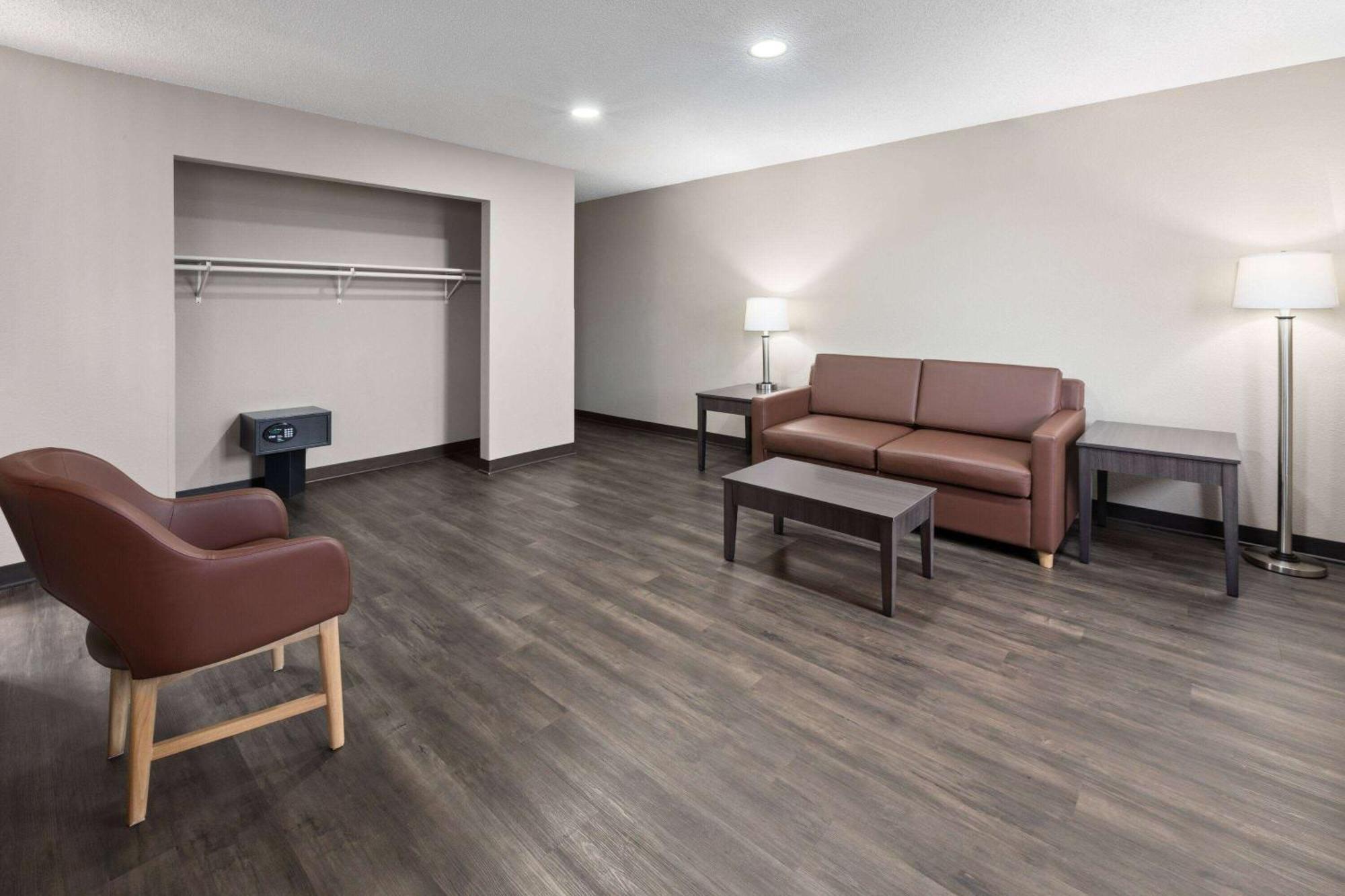 Super 8 By Wyndham Summersville - New River National Park Bagian luar foto