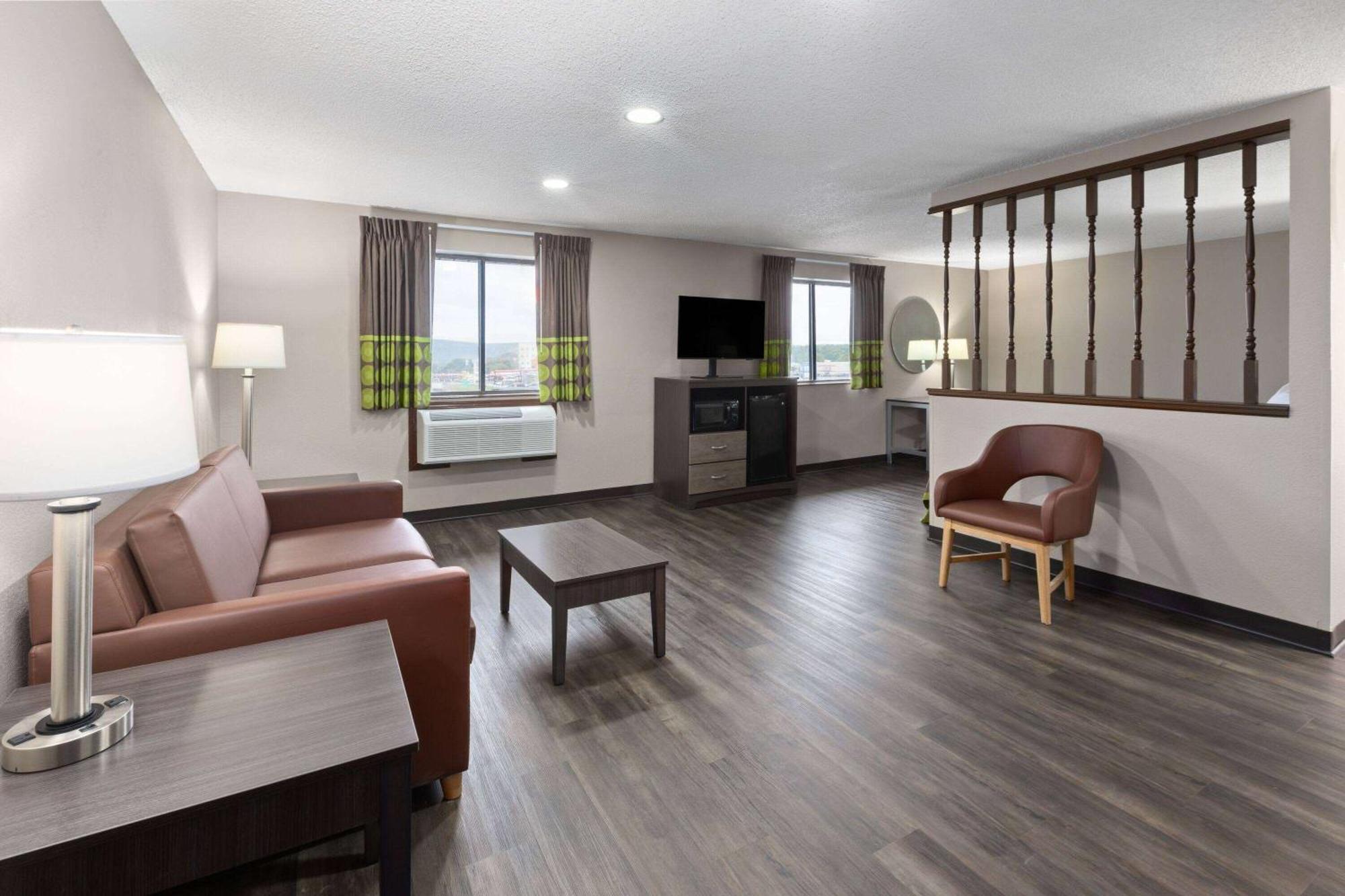 Super 8 By Wyndham Summersville - New River National Park Bagian luar foto