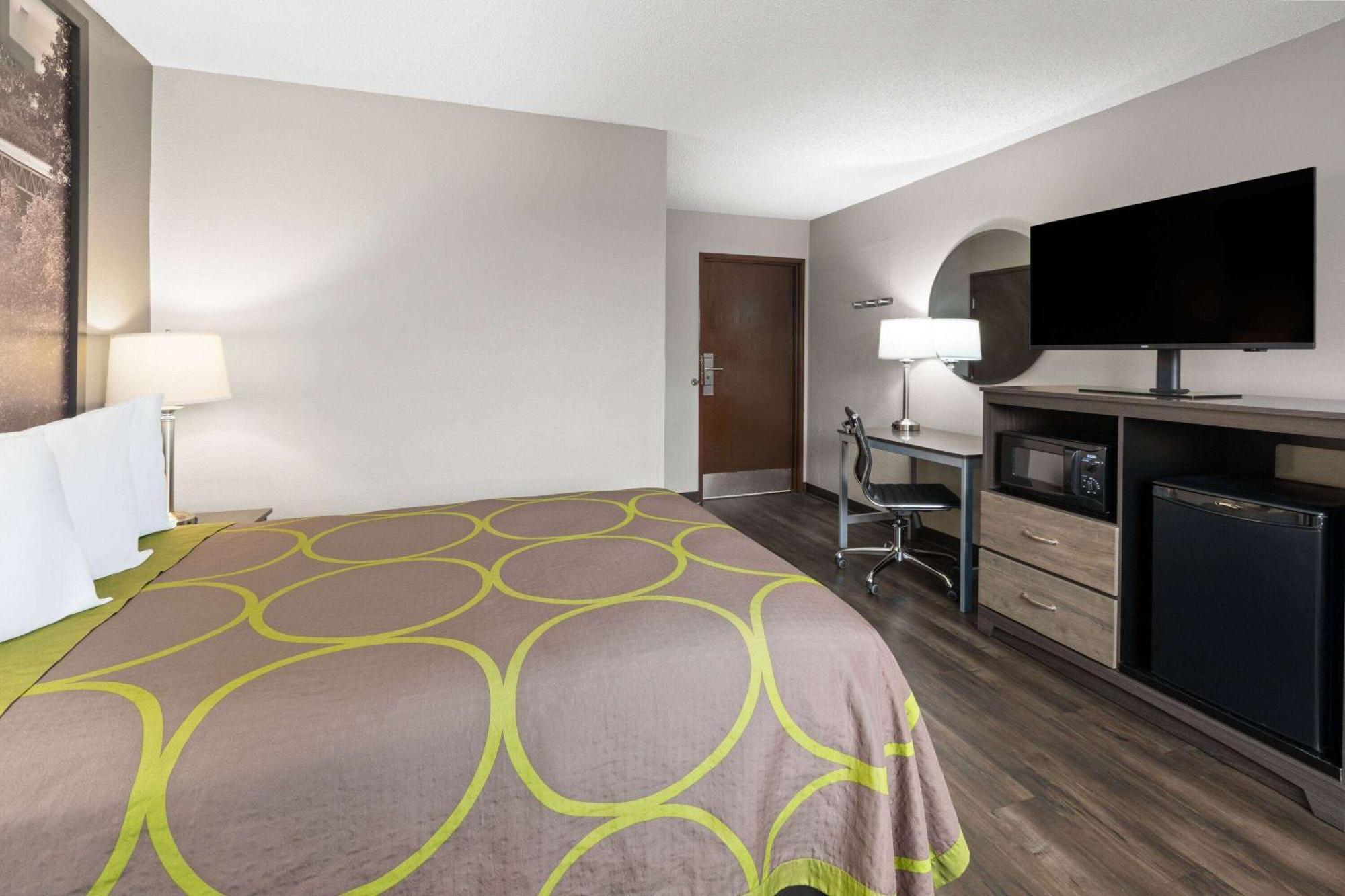 Super 8 By Wyndham Summersville - New River National Park Bagian luar foto