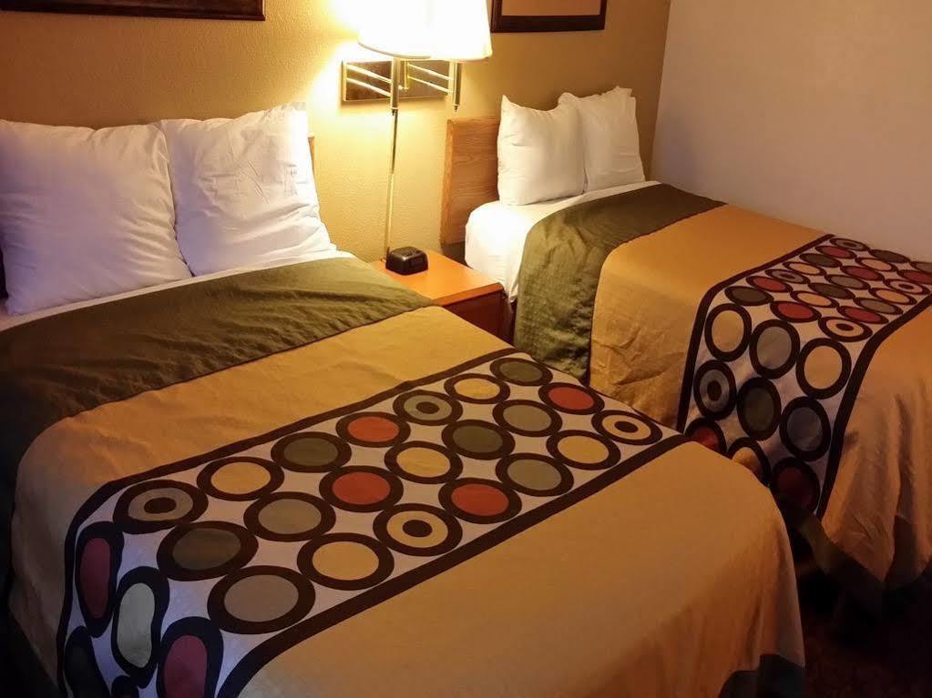 Super 8 By Wyndham Summersville - New River National Park Bagian luar foto
