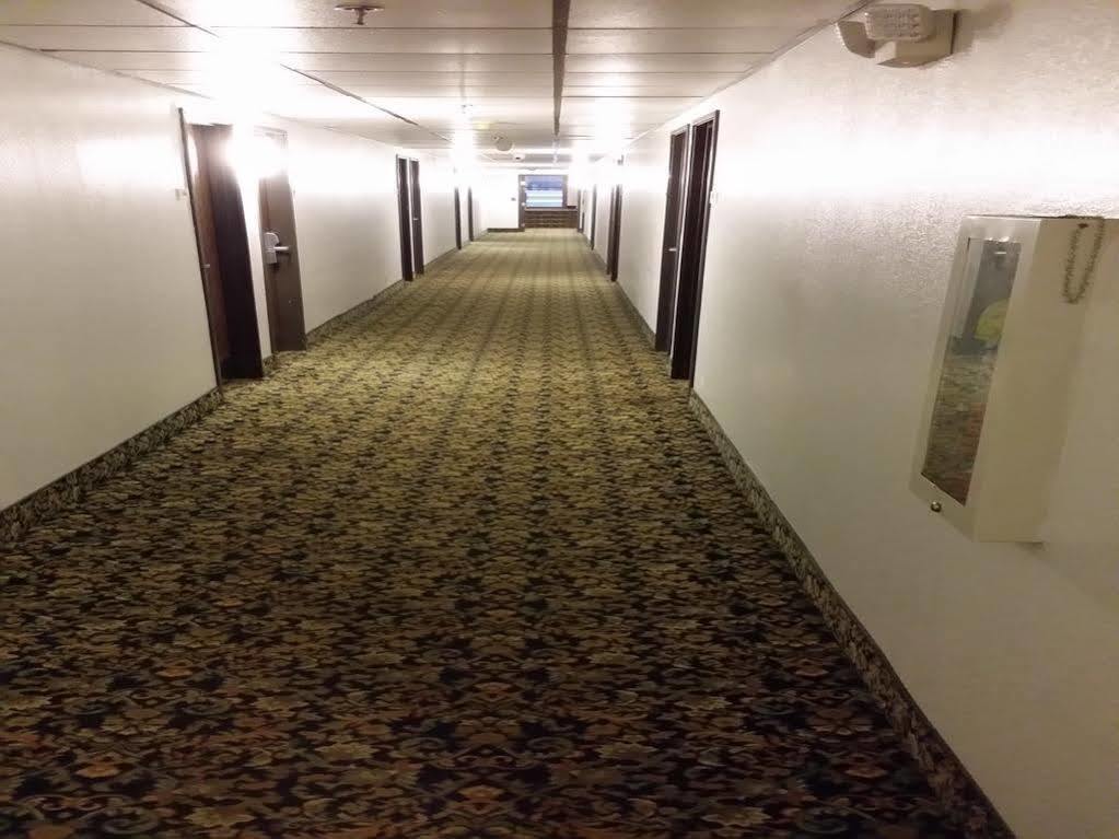Super 8 By Wyndham Summersville - New River National Park Bagian luar foto