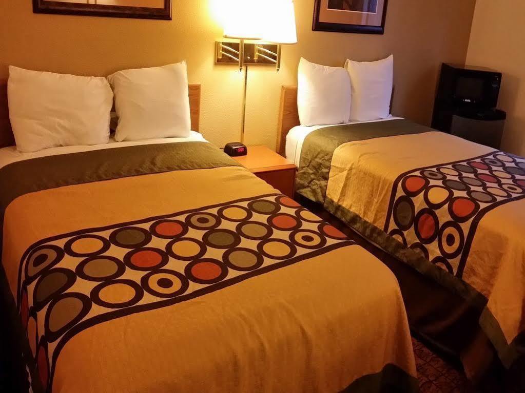 Super 8 By Wyndham Summersville - New River National Park Bagian luar foto