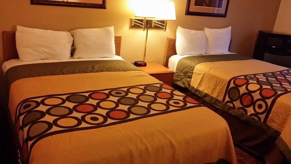 Super 8 By Wyndham Summersville - New River National Park Bagian luar foto